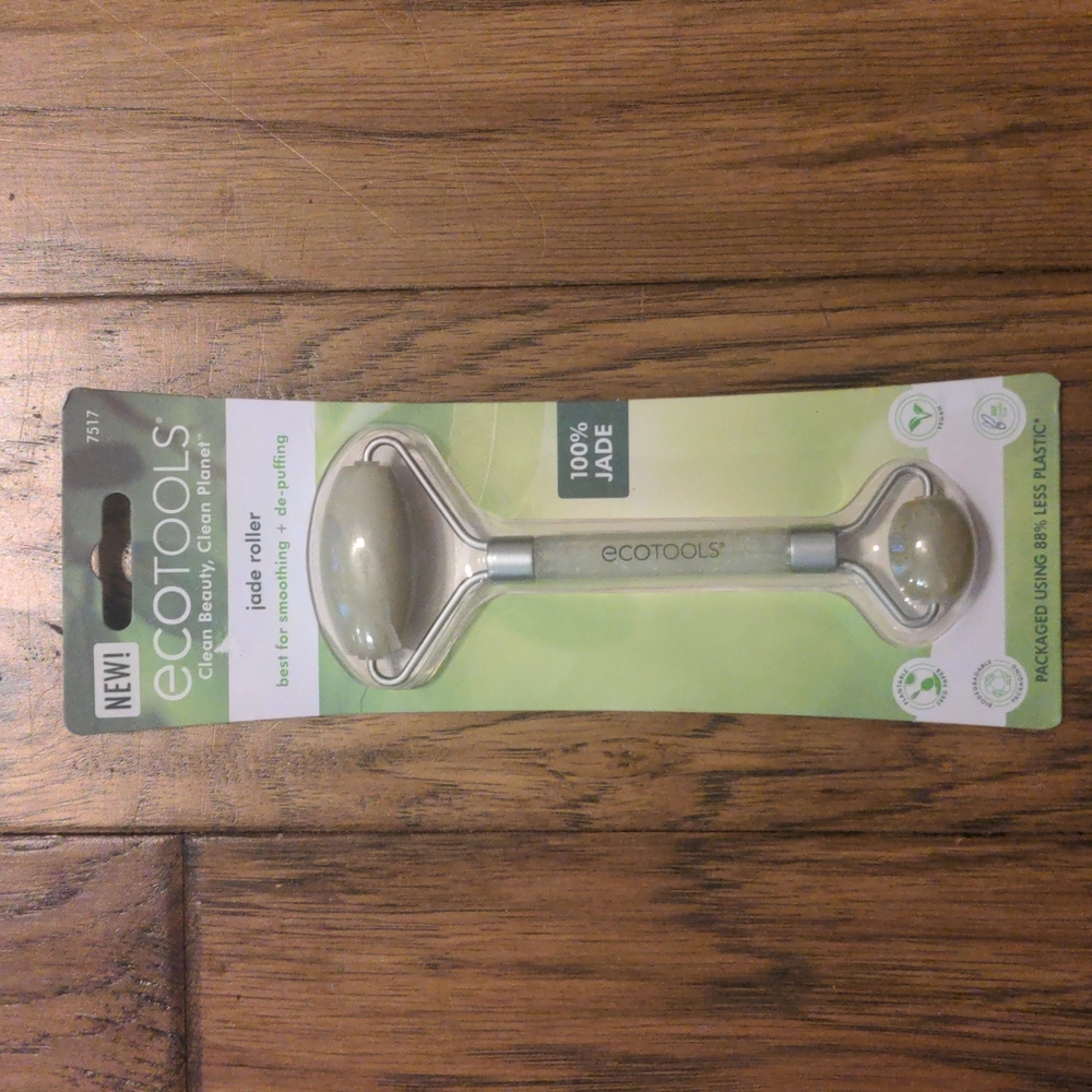 Eco Tools Jade Roller for smoothing and de-puffing. Brand New! 100% Jade